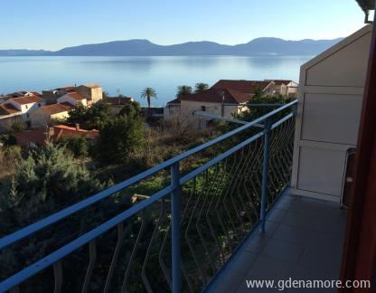 Apartmani Nikolić, privatni sme&scaron;taj u mestu Gradac, Hrvatska