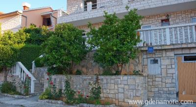 Wohnungsverfassung, Privatunterkunft im Ort medvidnjak  korcula, Kroatien