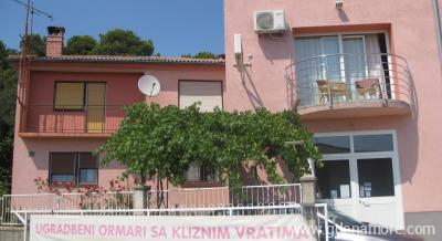 Appartamento Dina 2, alloggi privati a Pula, Croazia