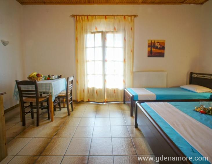 triple bed apartment