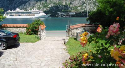 House Cirkovic-Prcanj, private accommodation in city Prčanj, Montenegro