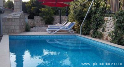 Apartamento en Makarska con piscina, alojamiento privado en Makarska, Croacia