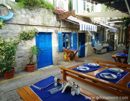 Appartamenti "Tri Ribara", alloggi privati a Rafailovići, Montenegro