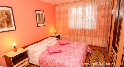 Appartamento Pavlinovic 5 + 1, alloggi privati a Makarska, Croazia