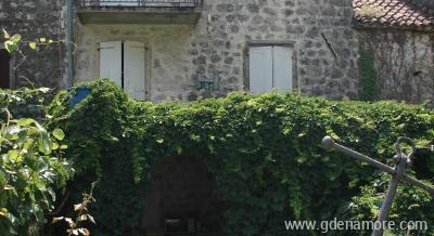 Stoliv - House on the beach, rooms with bathroom, private accommodation in city Donji Stoliv, Montenegro