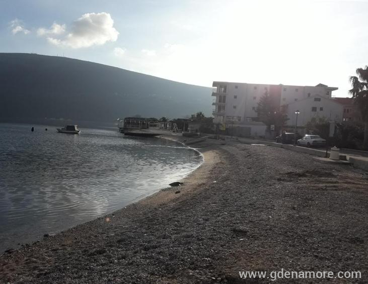 Plaza ispred apartmana