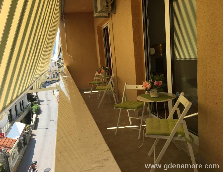 Terrace facing sea