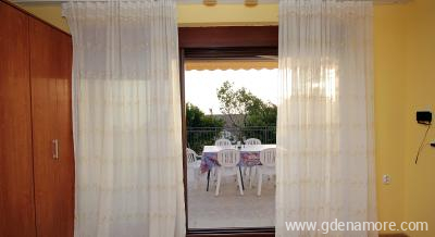 Apartamento Ral&eacute;, alojamiento privado en &Scaron;u&scaron;anj, Montenegro