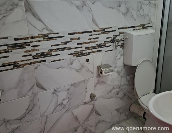 IMG-ce1971d1fa5e34c8104f40f66043025b-V