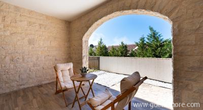 Rezevici Horizon View Apartment, Privatunterkunft im Ort Reževići, Montenegro