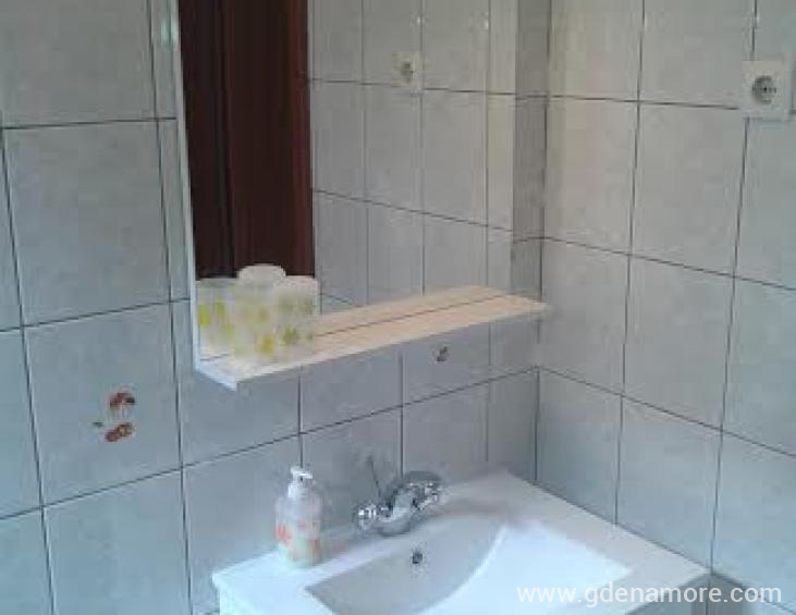 Studio 2+2 kupaonica