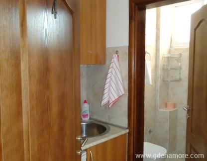 Villa Lela, Privatunterkunft im Ort Dobre Vode, Montenegro