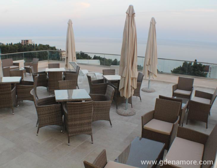 Zajednicka terasa na zadnjem spratu