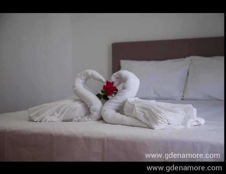 98A2DBFA-C401-4091-A00E-591ABFC7FE39