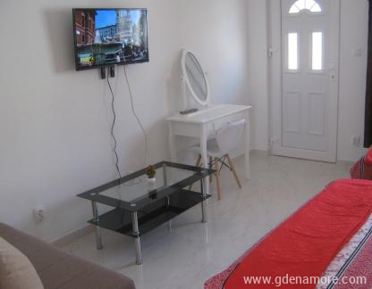 Villa Ponta, Privatunterkunft im Ort Dobre Vode, Montenegro - Lantana