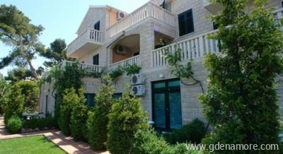 Appartamenti Santic, alloggi privati a Postira, Croazia