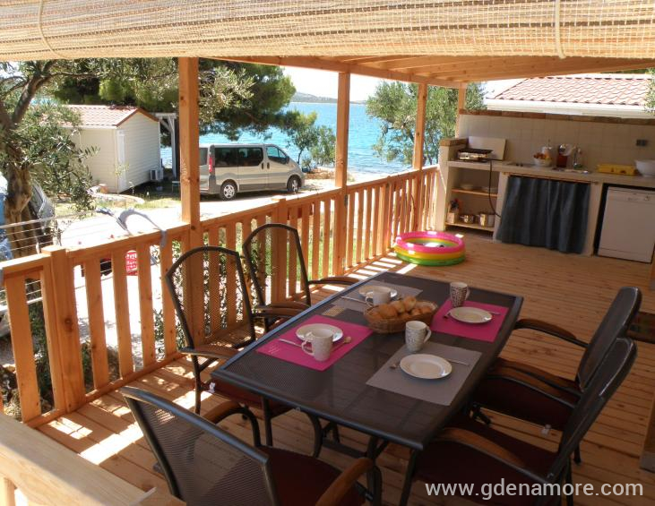 Terasa mobilne kucice