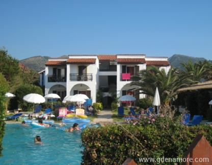 FILORIAN HOTEL APARTMENTS, logement priv&eacute; &agrave; Corfu, Gr&egrave;ce - FILORIAN garden &amp; pool