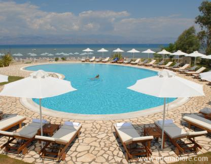 Chismos luxuries suites and studios, privat innkvartering i sted Corfu, Hellas - swimming pool