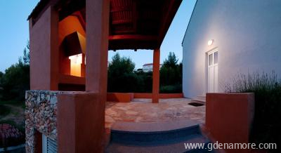 Apartman Daniela, privatni sme&scaron;taj u mestu Sutivan, Hrvatska