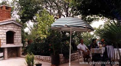 АПАРТАМЕНТИ RIBIČIĆ, частни квартири в града Sali, Хърватия