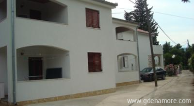 WOHNUNGEN BAGARIĆ, Privatunterkunft im Ort Starigrad, Kroatien