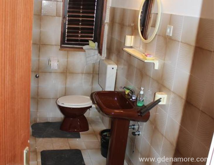 Kupatilo stana na II spratu