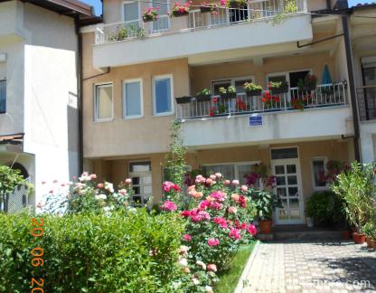 Apartmani Marija, &epsilon;&nu;&omicron;&iota;&kappa;&iota;&alpha;&zeta;ό&mu;&epsilon;&nu;&alpha; &delta;&omega;&mu;ά&tau;&iota;&alpha; &sigma;&tau;&omicron; &mu;έ&rho;&omicron;&sigmaf; Ohrid, Macedonia - Apartmani Marija