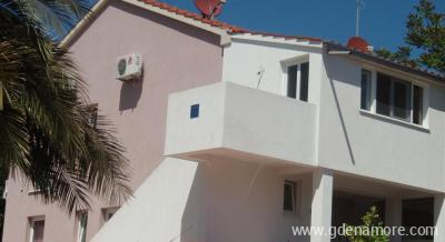 Appartmento visto mare, alloggi privati a Orebić, Croazia