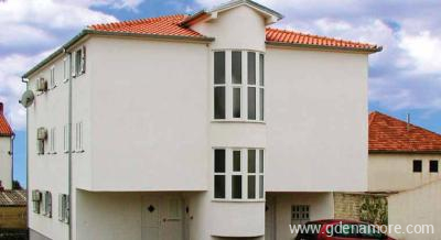 Apartments Jadranka, private accommodation in city Pako&scaron;tane, Croatia