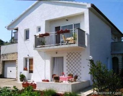 Apartmani Marija, privatni sme&scaron;taj u mestu Krk Vrbnik, Hrvatska - obiteljska kuća