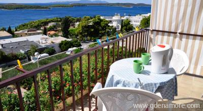 APPARTAMENTI BOSILJKA BUTOROVIĆ, alloggi privati a Hvar, Croazia