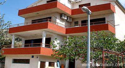 Apartmaji Bilo, zasebne nastanitve v mestu Primo&scaron;ten, Hrva&scaron;ka