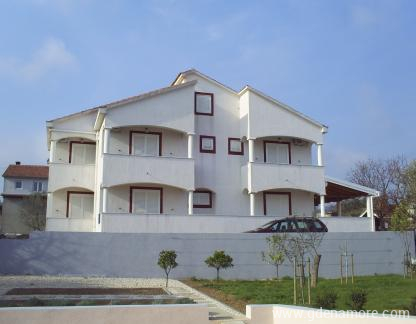 APARTMANI BELLA, privatni sme&scaron;taj u mestu Ugljan, Hrvatska