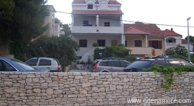 Apartmani Krivaca, privatni sme&scaron;taj u mestu Brač Sutivan, Hrvatska